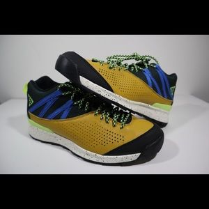 Nike ACG Mens Outdoor Sneaker Boot Size 10.5